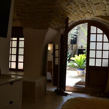 Bed and Breakfast La Cachette Aigues-Vives  Zewnętrze zdjęcie
