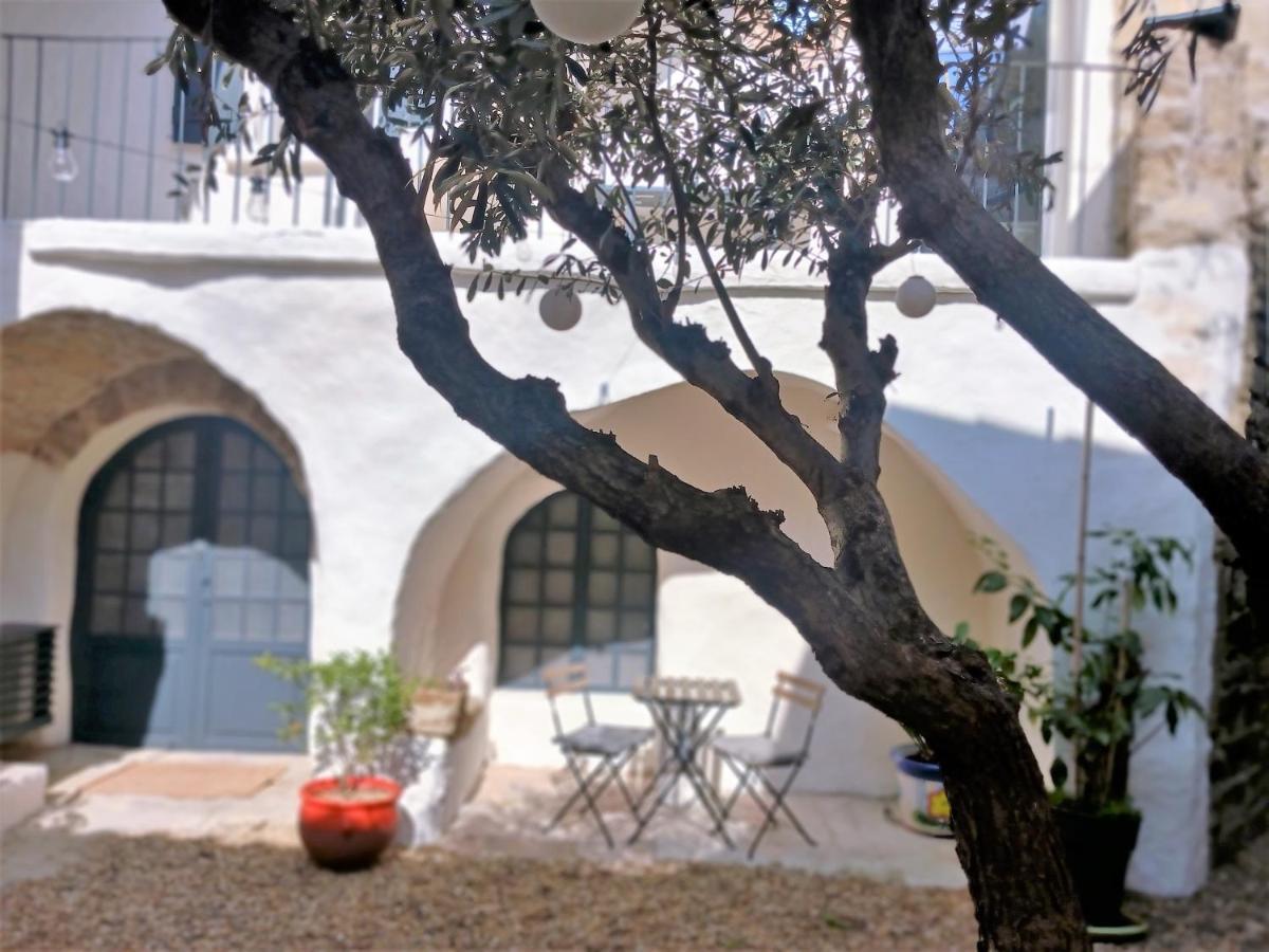 Bed and Breakfast La Cachette Aigues-Vives  Zewnętrze zdjęcie