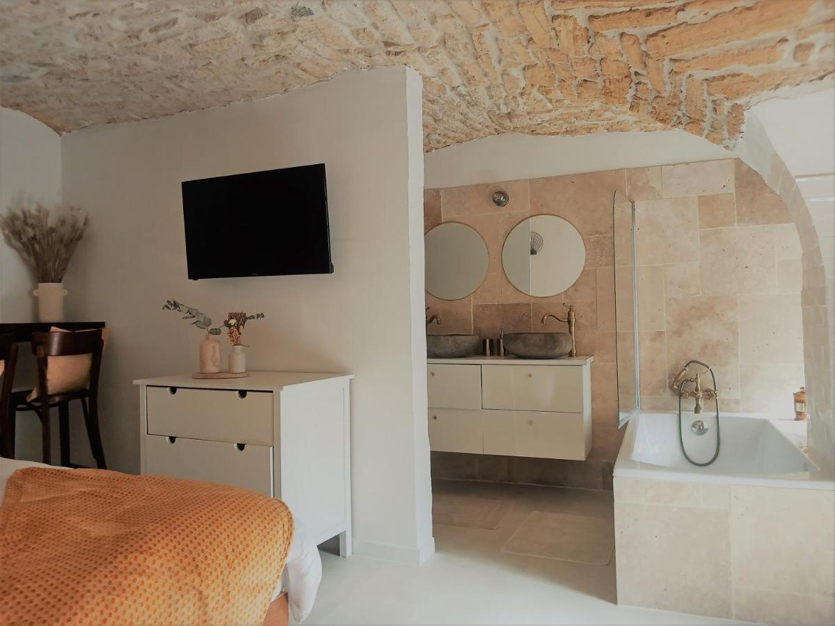 Bed and Breakfast La Cachette Aigues-Vives  Zewnętrze zdjęcie