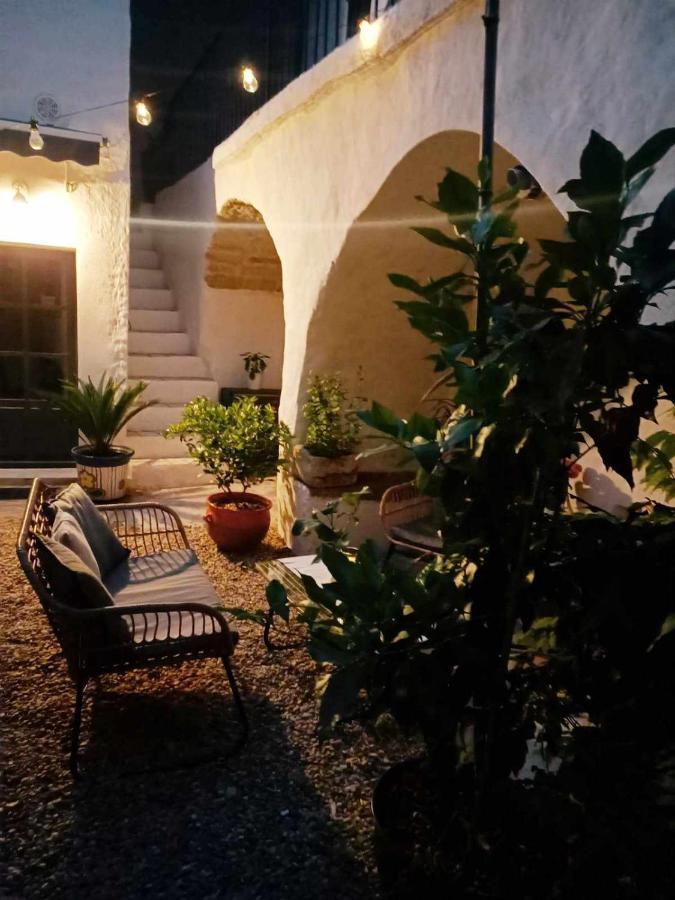 Bed and Breakfast La Cachette Aigues-Vives  Zewnętrze zdjęcie