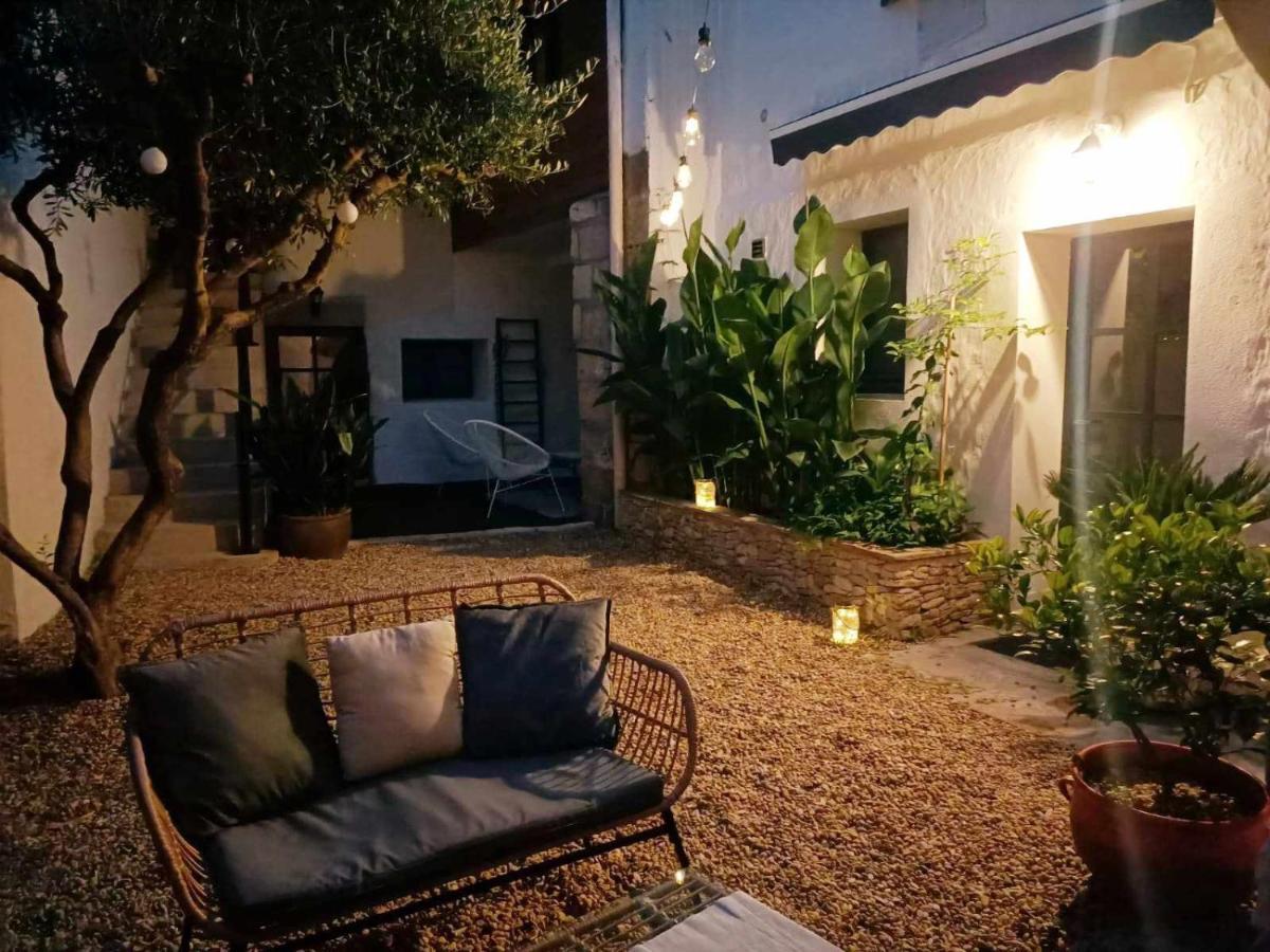 Bed and Breakfast La Cachette Aigues-Vives  Zewnętrze zdjęcie