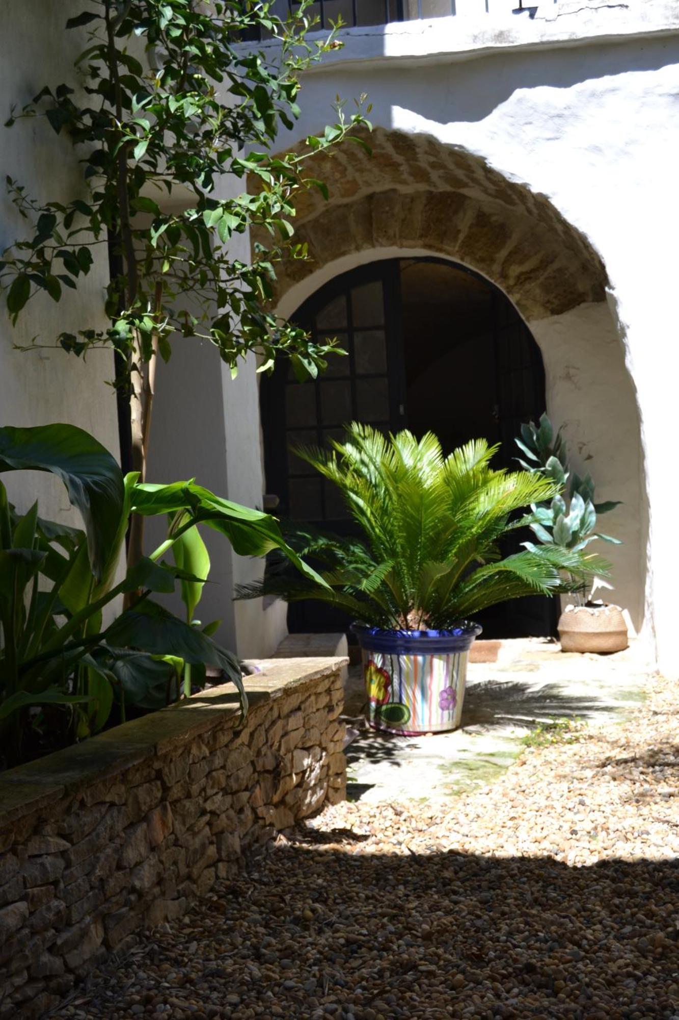 Bed and Breakfast La Cachette Aigues-Vives  Zewnętrze zdjęcie