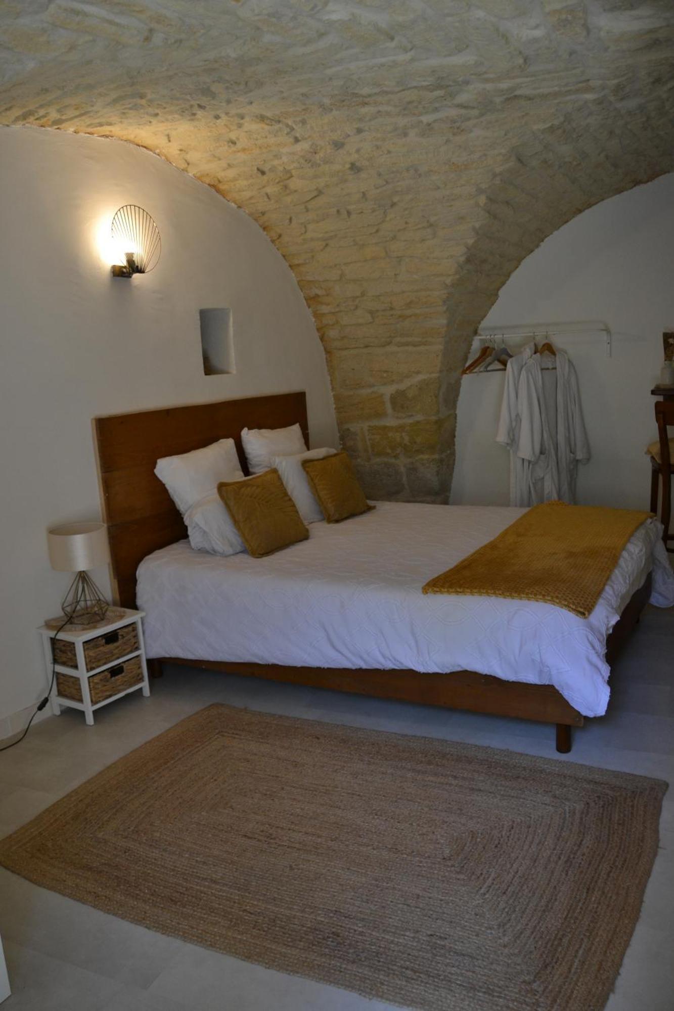 Bed and Breakfast La Cachette Aigues-Vives  Zewnętrze zdjęcie