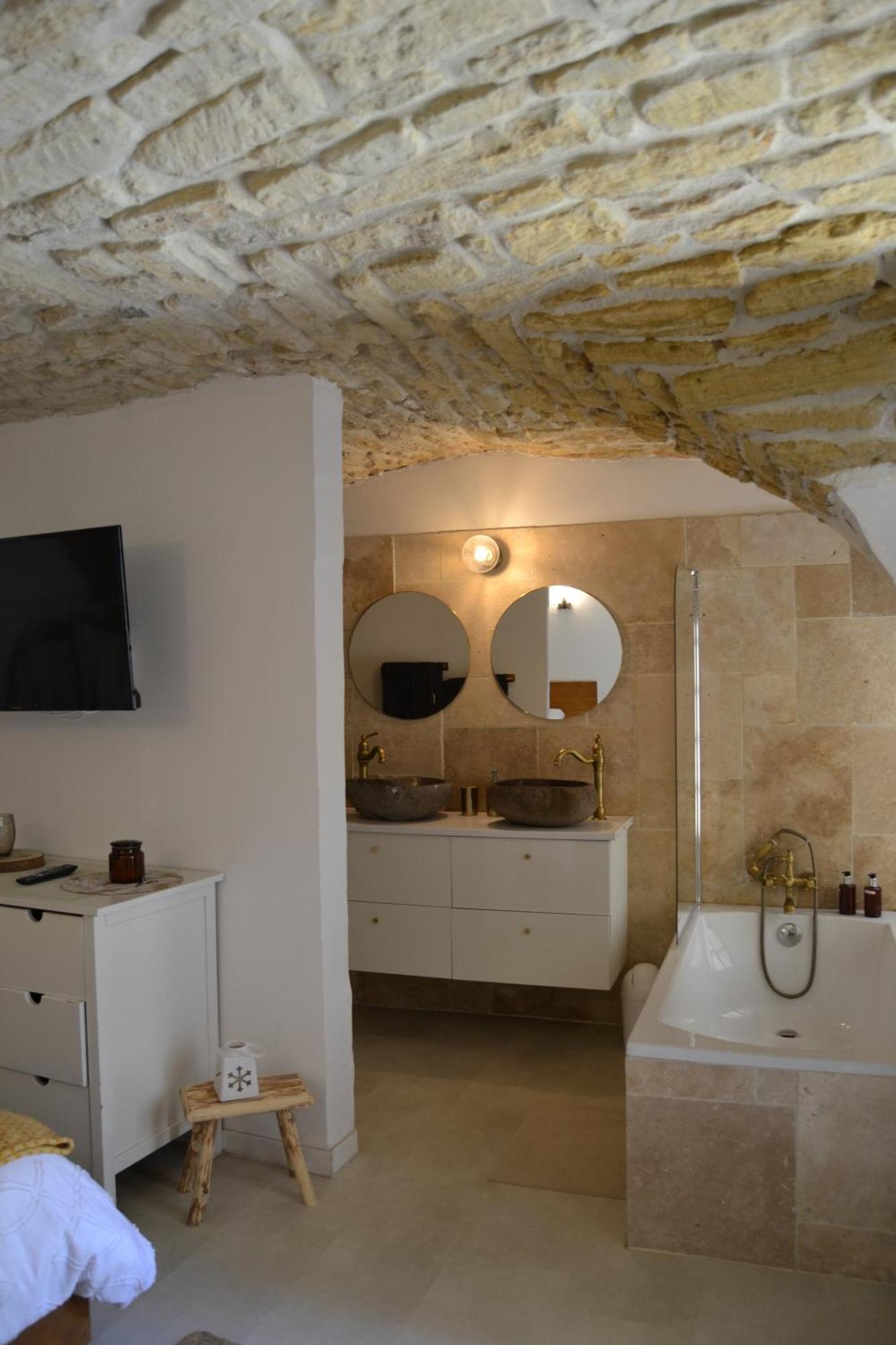Bed and Breakfast La Cachette Aigues-Vives  Zewnętrze zdjęcie